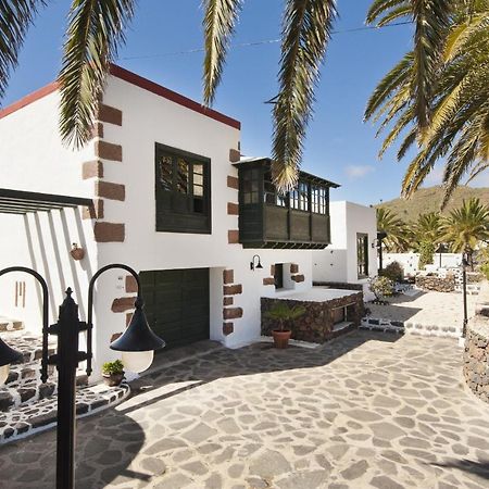 Villa Haria Lux By Escapehome Екстериор снимка